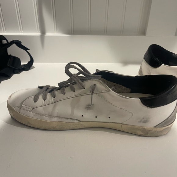 Men’s Goldengoose Sneakers - Picture 4 of 4